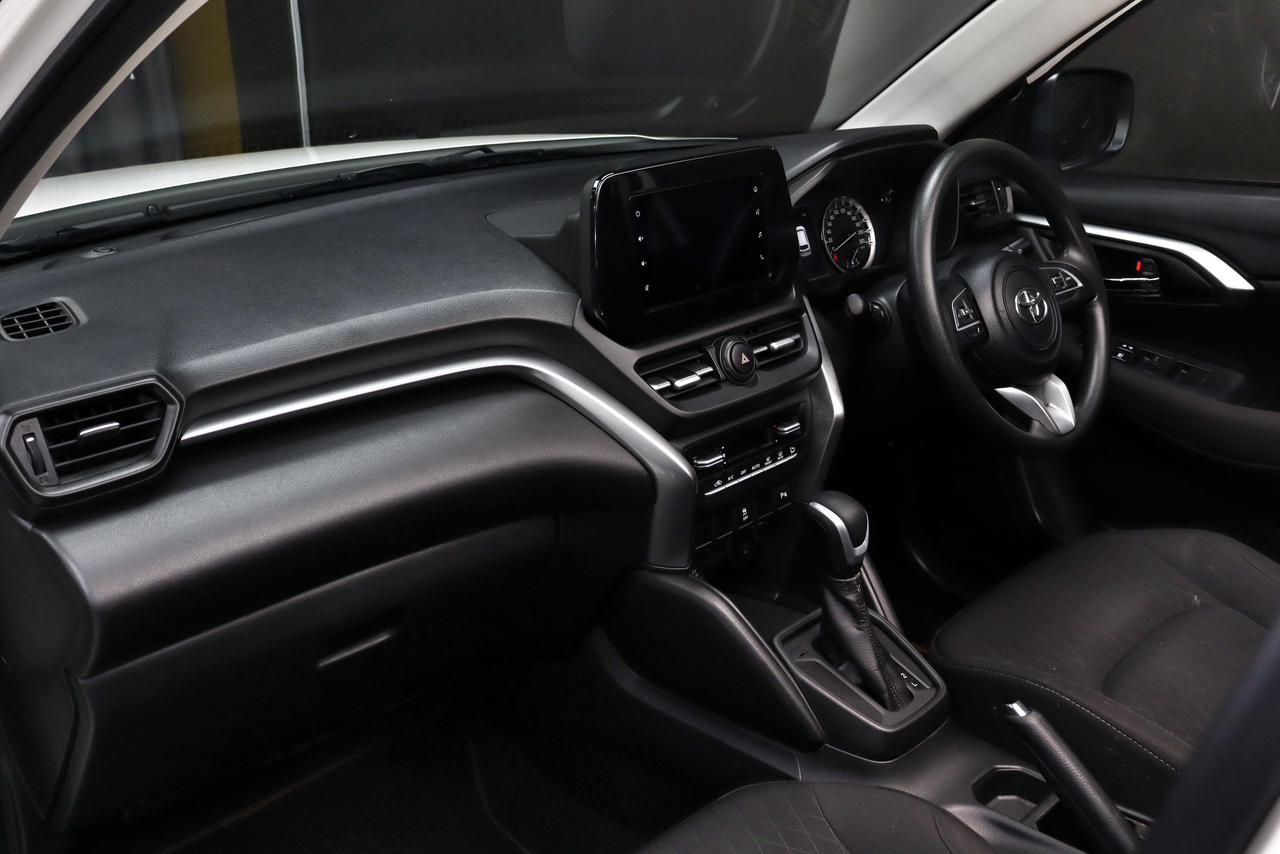 2025 Toyota Urban Cruiser 1.5 XR Auto – Robsmail Motors CC