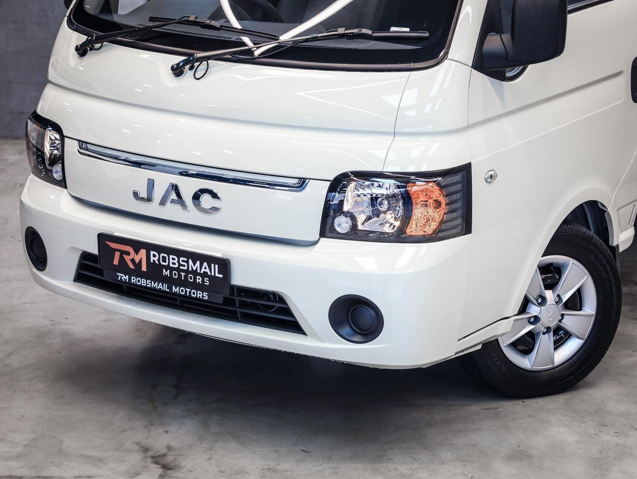 https://img.autotrader.co.za/47933895