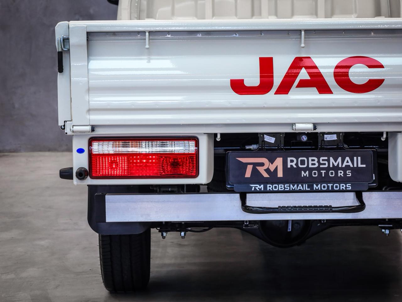 https://img.autotrader.co.za/47933935