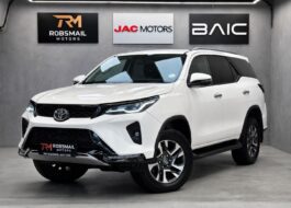 https://img.autotrader.co.za/49270412