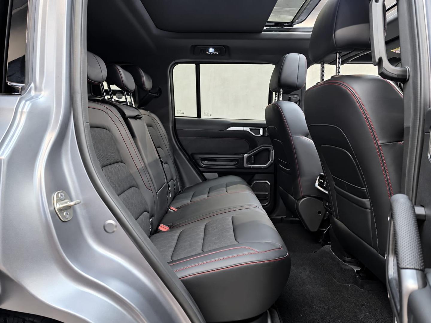 https://img.autotrader.co.za/50252573