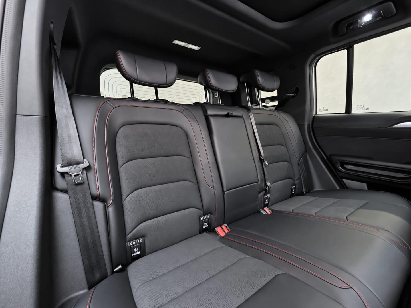 https://img.autotrader.co.za/50252637